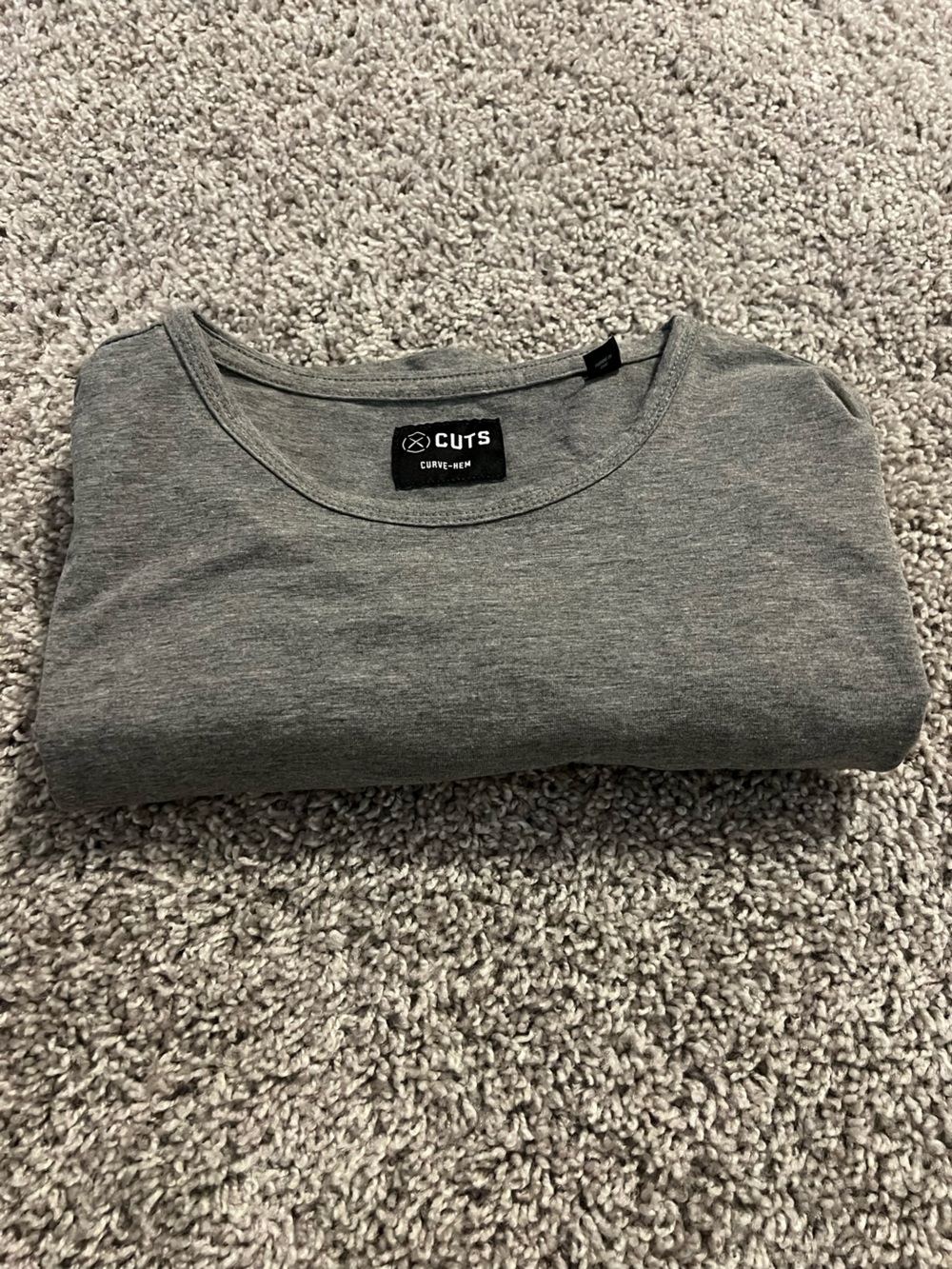 Cuts Clothing Men's Heather Charcoal Short Sleeve Crew Tee